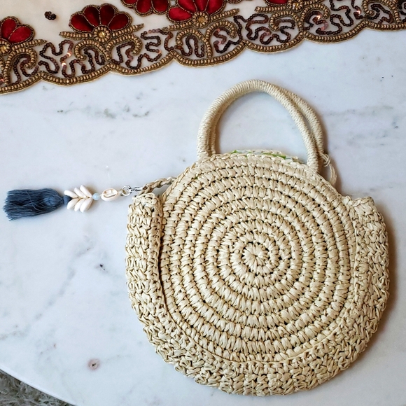 SOLID & STRIPED Handbags - NWOT Solid & Striped Raffia round purse
